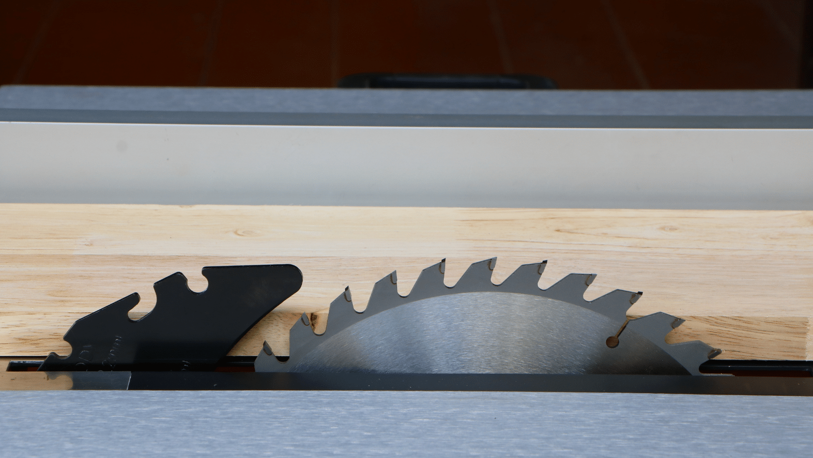How To Dewalt Jobsite Table Saw Blade To 45 Degree Angle?